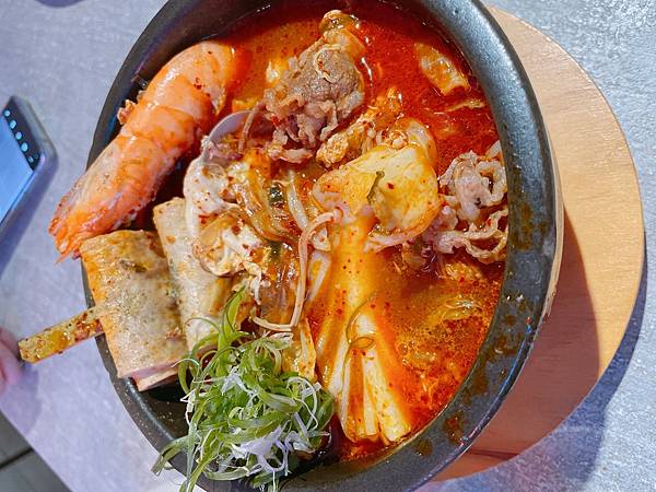 饗韓 食尚韓食-韓國料理、韓式料理、韓式炸雞、海鮮煎餅、韓服體驗、辣炒年糕
