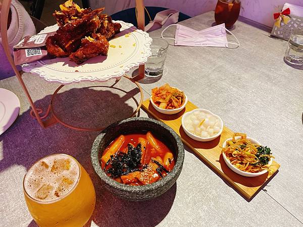 饗韓 食尚韓食-韓國料理、韓式料理、韓式炸雞、海鮮煎餅、韓服體驗、辣炒年糕